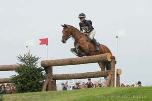 Andrew Nicholson riding Kwanza at the Savills Staircase - Badminton Horse Trials 2017