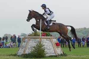 Lauren Kieffer riding VERONICA at the Silk &amp; Stem Flower Pots in the CCI3* Event at the 2015 Blenheim Palace International Horse Trials