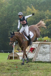 Caroline Powell riding HALLTOWN HARLEY at the Silk &amp; Stem Flower Pots in the CCI3* Event at the 2015 Blenheim Palace International Horse Trials