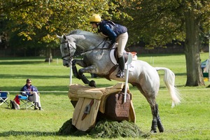 Serena McGregor riding TRAITORS FORD at the Fairfax Saddle in the CCI3* Event at the 2015 Blenheim Palace International Horse Trials blen15-102