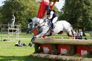 Emily Beshear riding SHAME ON THE MOON at the Biffa Bin Finale in the CCI3* Event at the 2015 Blenheim Palace International Horse Trials blen15-104