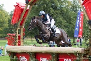 Kate Chadderton riding VS MCCUAN CIVIL LIBERTY at the Biffa Bin Finale in the CCI3* Event at the 2015 Blenheim Palace International Horse Trials blen15-106