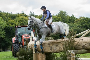 STRAIGHT CHOICE and Melissa Townshend (168) in the CCI3* Cross Country at Blenheim Palace International Horse Trials 2017