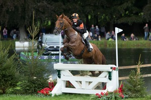 TREFEINON RED KITE and Melanie Wilder (172) in the CCI3* Cross Country at Blenheim Palace International Horse Trials 2017