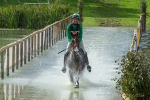 COOLEY RORKES DRIFT and Jonty Evans (181) in the CCI3* Cross Country at Blenheim Palace International Horse Trials 2017