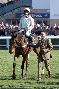 Douvan & Ruby Walsh win the Skybet Supreme Novices Hurdle for Willie Mullins.