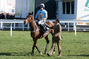 Un De Sceaux & Ruby Walsh win the Racing Post Arkle Chase for Willie Mullins.