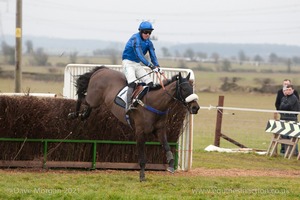 Heythrop Hunt Point to Point Races at Cocklebarrow 2014. 2nd race: Knight Frank Hunt Members, Subscribers & Farmers Race.