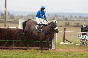 Heythrop Hunt Point to Point Races at Cocklebarrow 2014. 2nd race: Knight Frank Hunt Members, Subscribers & Farmers Race.