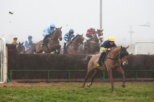 Heythrop Hunt Point to Point Races at Cocklebarrow 2014. 4th race: 5th race: Savills Lord Ashton of Hyde's Cup Men's Open Race.