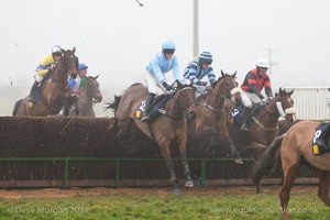 Heythrop Hunt Point to Point Races at Cocklebarrow 2014. 4th race: 5th race: Savills Lord Ashton of Hyde's Cup Men's Open Race.