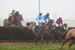 Heythrop Hunt Point to Point Races at Cocklebarrow 2014. 4th race: 5th race: Savills Lord Ashton of Hyde's Cup Men's Open Race.