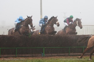 Heythrop Hunt Point to Point Races at Cocklebarrow 2014. 4th race: 5th race: Savills Lord Ashton of Hyde's Cup Men's Open Race.