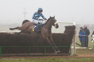 Heythrop Hunt Point to Point Races at Cocklebarrow 2014. 4th race: 5th race: Savills Lord Ashton of Hyde's Cup Men's Open Race.