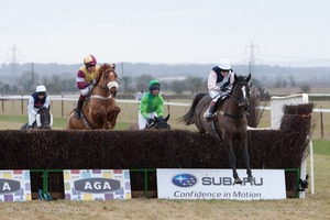 Heythrop Hunt Point to Point Races - Cocklebarrow Sunday 25th January 2015. 1st Race: The Subaru Restricted Race.