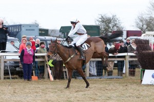 Heythrop Hunt Point to Point Races - Cocklebarrow Sunday 25th January 2015. 2nd Race: The Knight Frank Heythrop Hunt Members, Subscribers & Farmers Race.